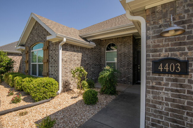 Building Photo - 4403 SW Cornerstone Rd