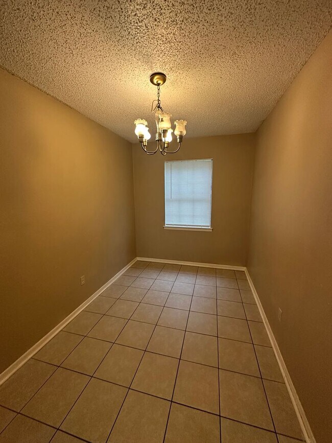 Building Photo - 3804 Charolais Dr