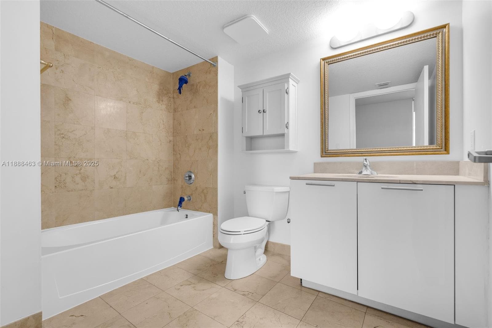 Building Photo - 1800 N Bayshore Dr