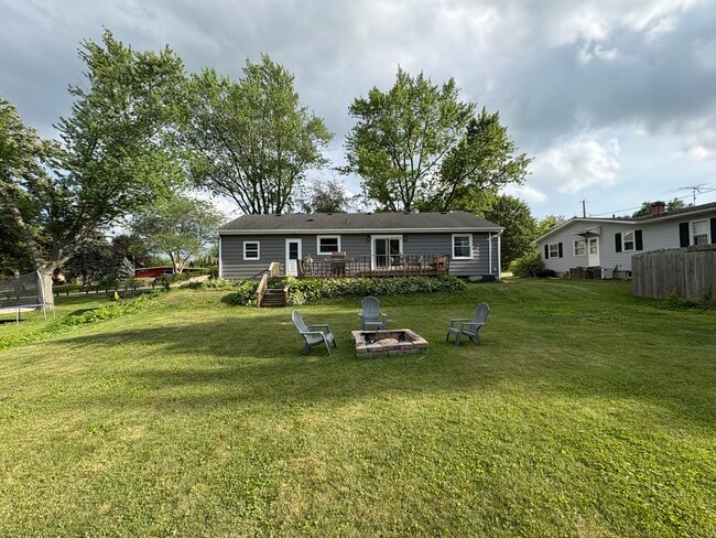 Building Photo - 706 Randall Ct