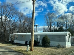 Building Photo - Spacious 3 bedroom, 2 bath singlewide in A...