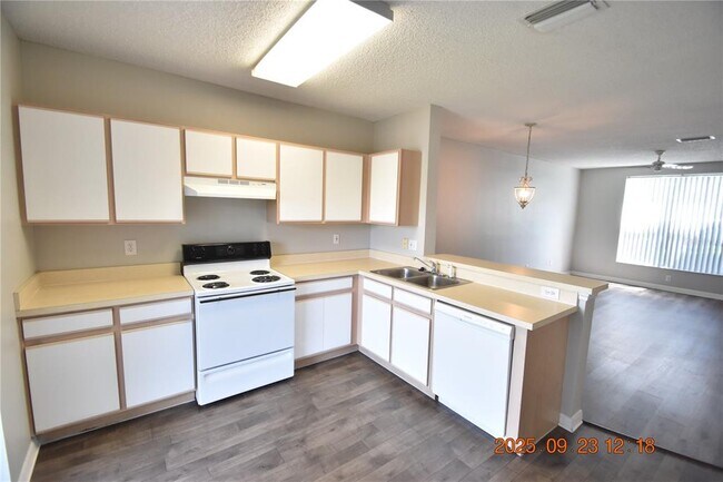 Building Photo - 6536 Osprey Lake Cir
