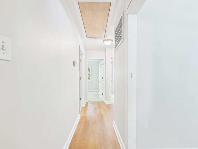 Building Photo - 3041 Clintwood Rd