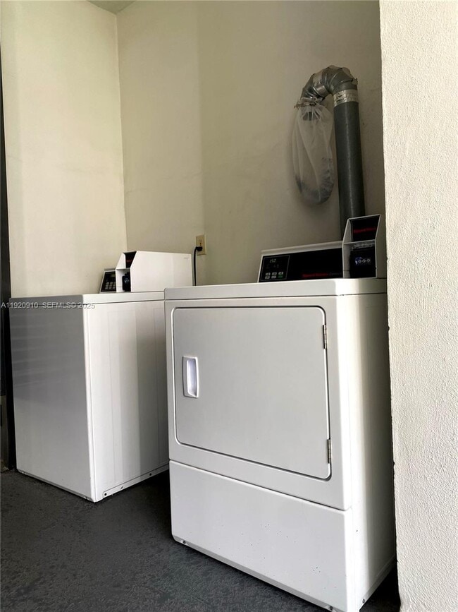 Building Photo - 300 Galen Dr