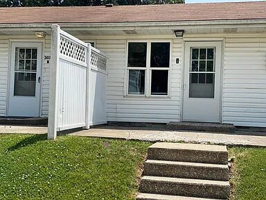 Back Entrance - 211 Smith Rd