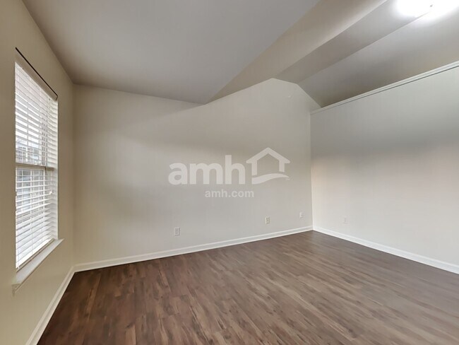 Building Photo - 367 Hidden Creek Ln