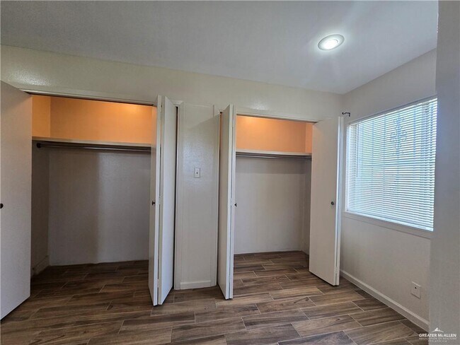 Building Photo - 33 Highland Park Ave