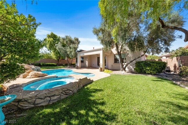 Building Photo - 916 Viscanio Pl