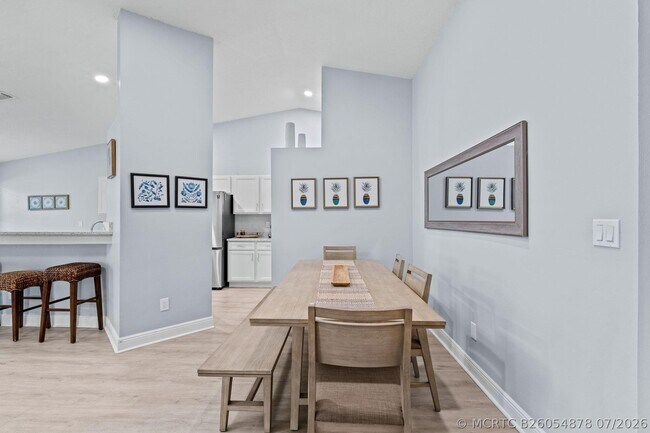 Building Photo - 1599 Bayridge Pl