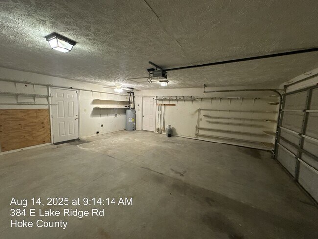Building Photo - 384 E Lake Ridge Rd