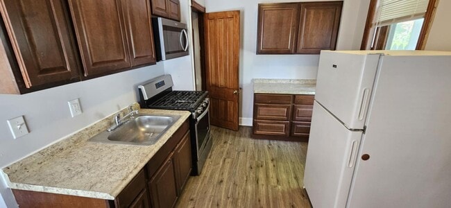 Building Photo - 249 Highland Ave