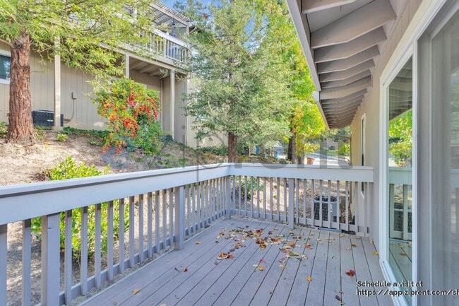 Building Photo - 135 Southwind Dr