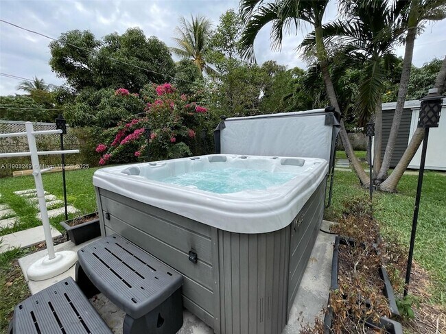 Primary Photo - 1545 NE 138th St