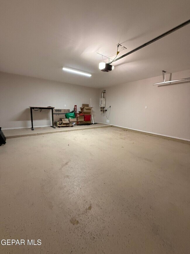 Building Photo - 13841 Paseo Central Ave