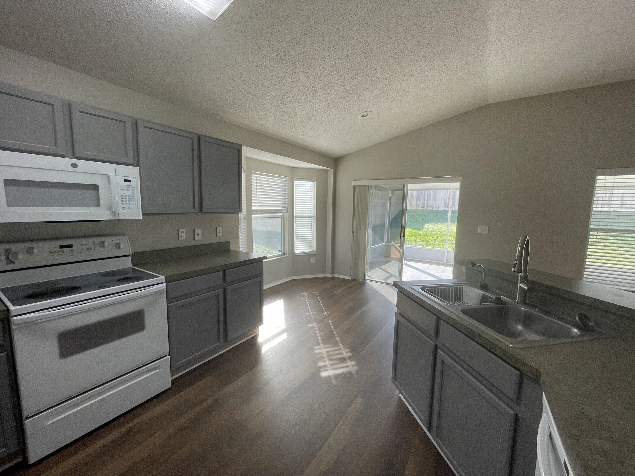 Building Photo - 554 Lake Cypress Cir