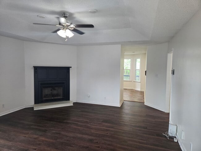 Building Photo - 118 Shady Maple Dr