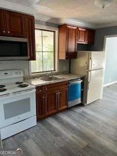 Building Photo - 447 High Moon Dr