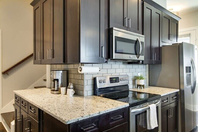 Building Photo - 12A Fern Ave