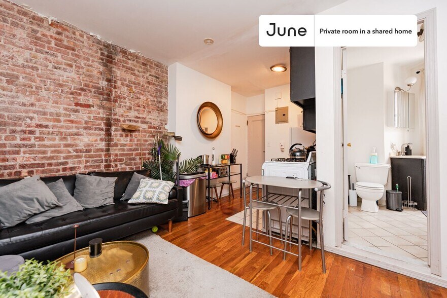 Building Photo - Room in Shared 3 bed/1 bath home
