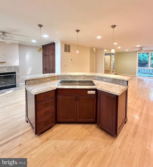 Building Photo - 2021 Lakebreeze Way