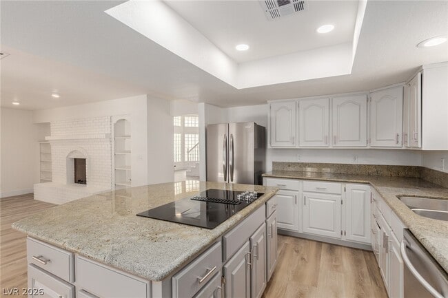 Building Photo - 861 Vegas Valley Dr