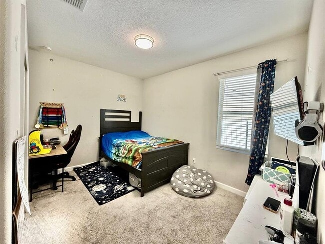 Building Photo - 10143 Count Fleet Dr