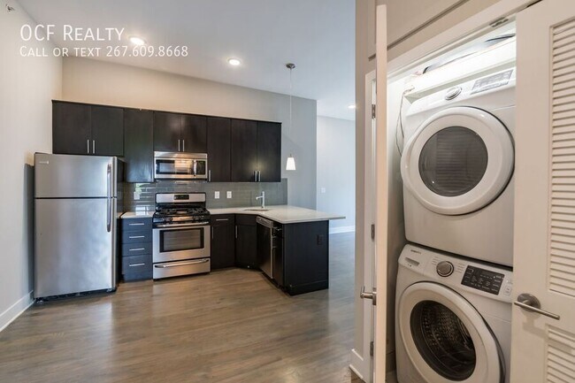 Building Photo - 1607 Catharine St