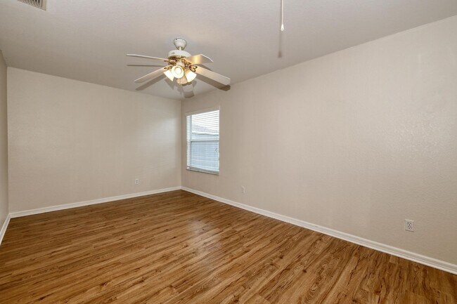 Building Photo - January Special offer 50% off First Month'...