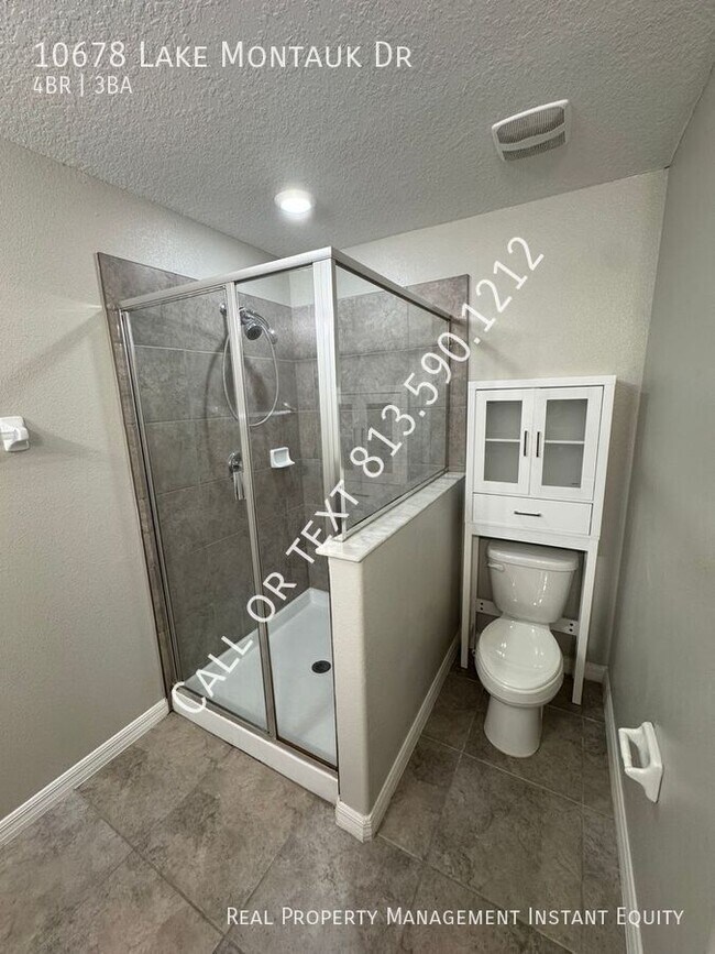 Building Photo - 10678 Lake Montauk Dr