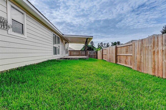 Building Photo - 18455 Sunrise Pines Dr