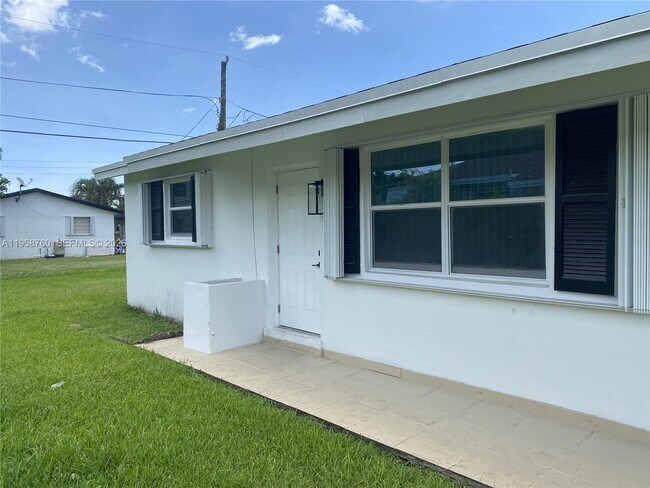 Building Photo - 25423 SW 107th Ct