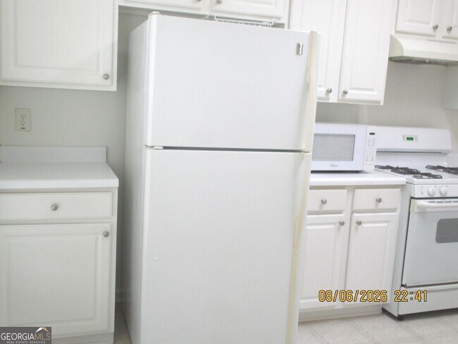 Building Photo - 1112 Thornborough Dr