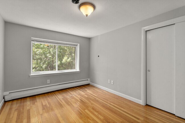 Building Photo - 133 Beaconsfield Rd