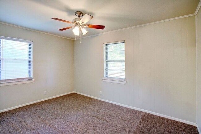 Building Photo - 3 Bedroom Arlington Park Home for Lease