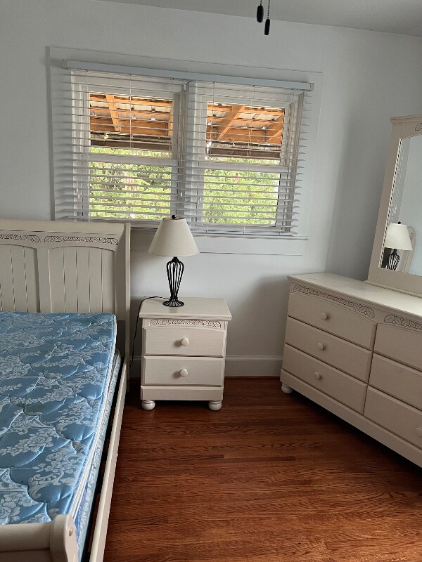 Building Photo - 454 Hanson Ave