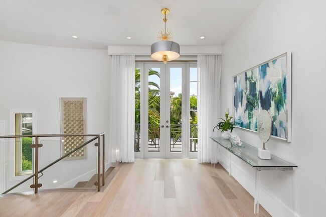 Building Photo - 863 Enfield St