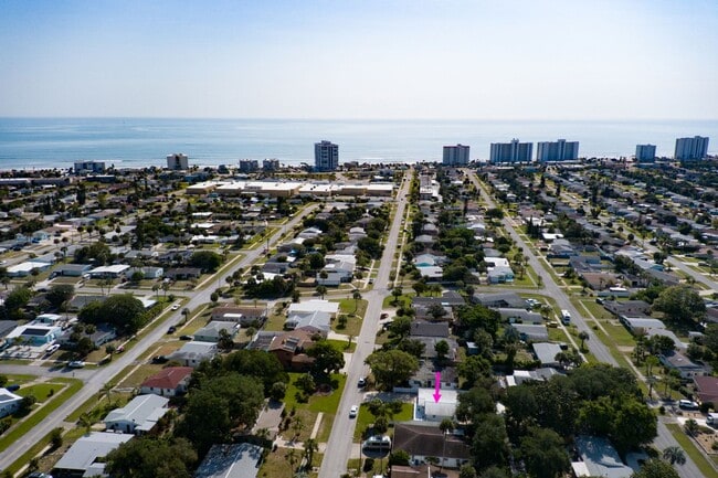 Building Photo - 2/1 Ormond Beachside Bungalow