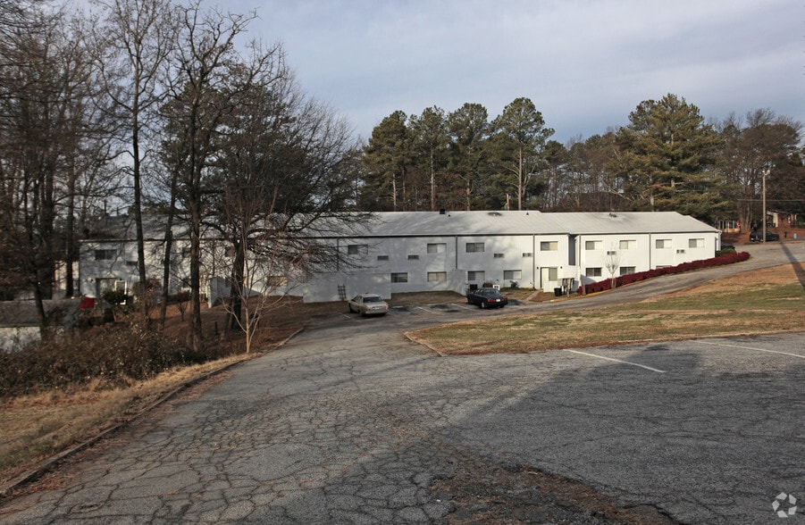 Ridgecrest Apartments - Lockheed Square Apartments