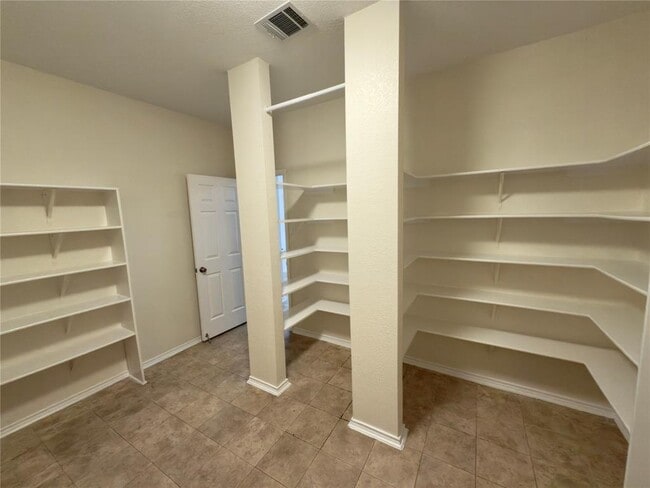 Building Photo - 1206 Devil Ridge