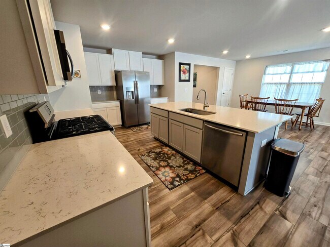 Building Photo - 246 Anna Gray Cir