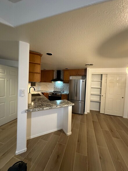 Building Photo - 10410 N Cave Creek Rd