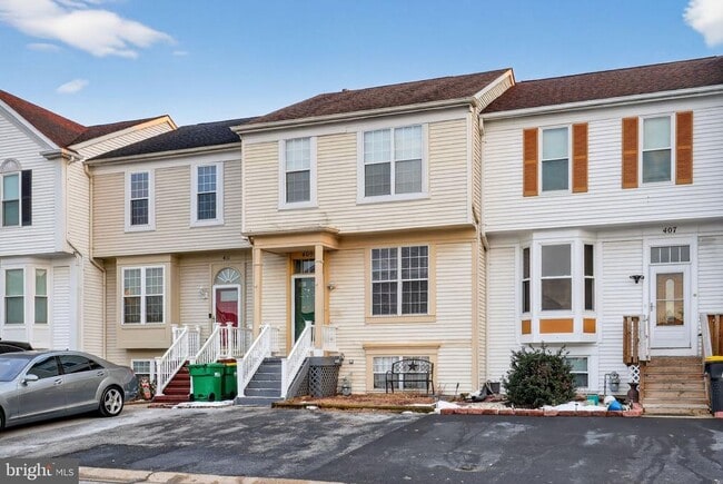 Building Photo - 409 Feather Dr