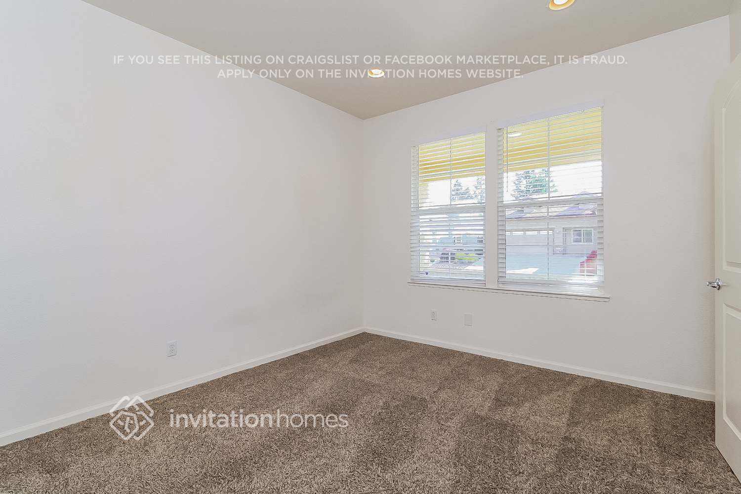 Building Photo - 2556 Hawk Crest Dr