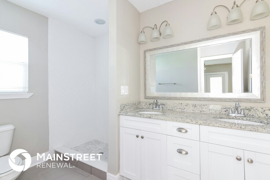 Building Photo - 2509 W Grace St