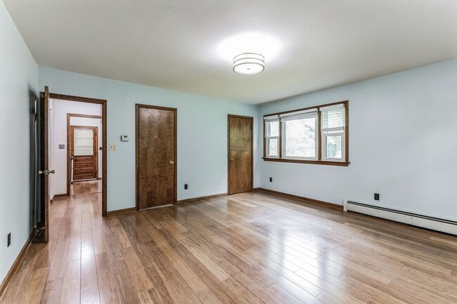 Building Photo - 4-bedroom, 2.5-bath home located in Upper Marlboro