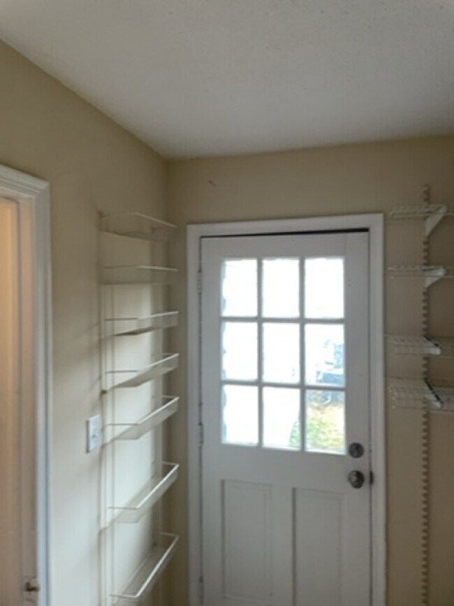 Building Photo - 5934 Bluebonnet Rd