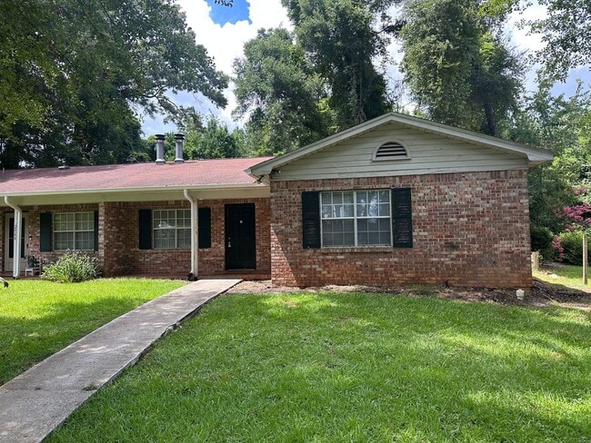 Primary Photo - Eastside duplex by Costco avail now!