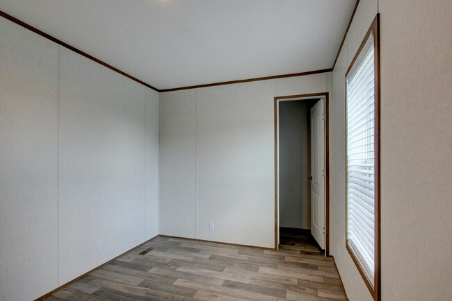 Building Photo - 295 Seays Rd