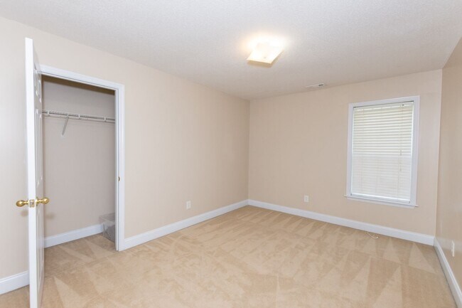 Building Photo - 214 Lee Rogers Rd