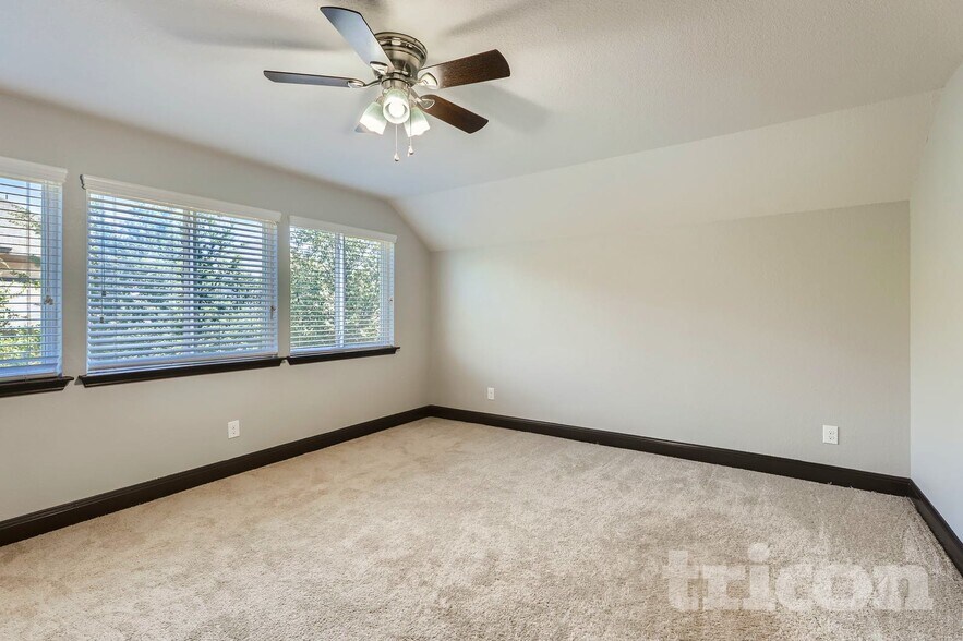 Building Photo - 12427 Loving Ml